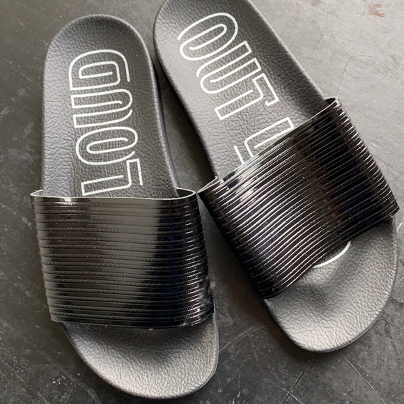 Adidas Slides! 🖤❤️‍🔥 - Picture 2 of 6